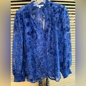 Like New Chico’s Blue Floral Sparkly Blouse Size 14